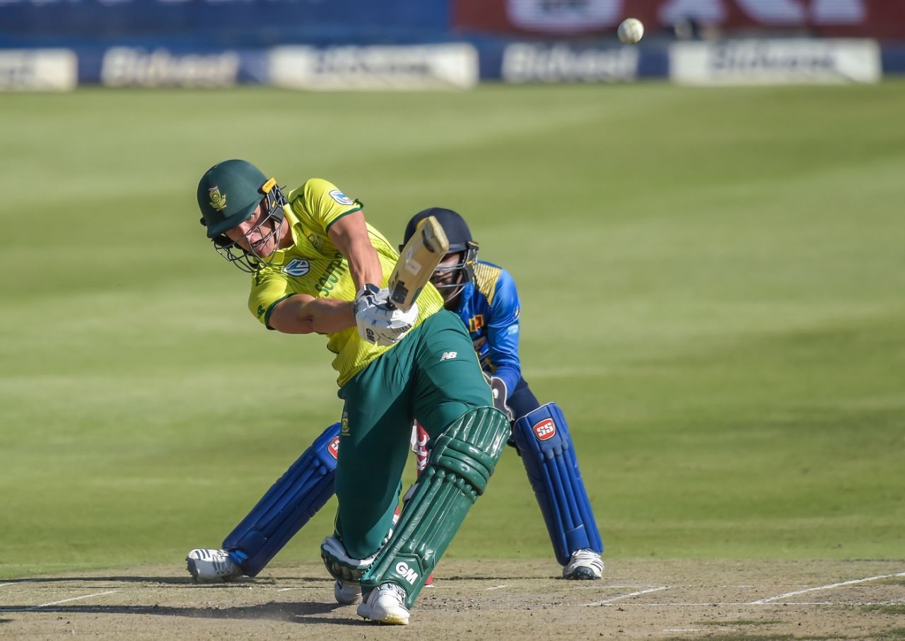 Dwaine Pretorius goes for a big hit, South Africa v Sri Lanka, 3rd T20I, Johannesburg, March 24, 2019