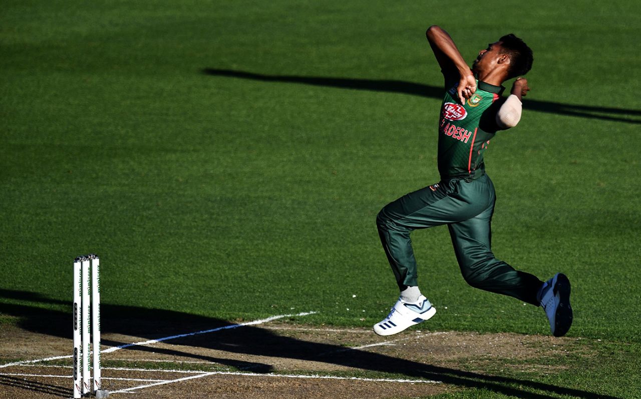 Mustafizur Rahman at the top of his run-up, New Zealand v Bangladesh, 1st ODI, Napier, February 13, 2019