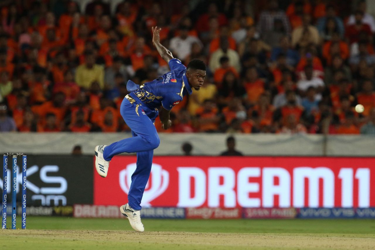 Alzarri Joseph sends one down, Sunrisers Hyderabad v Mumbai Indians, IPL 2019, Hyderabad, April 6, 2019