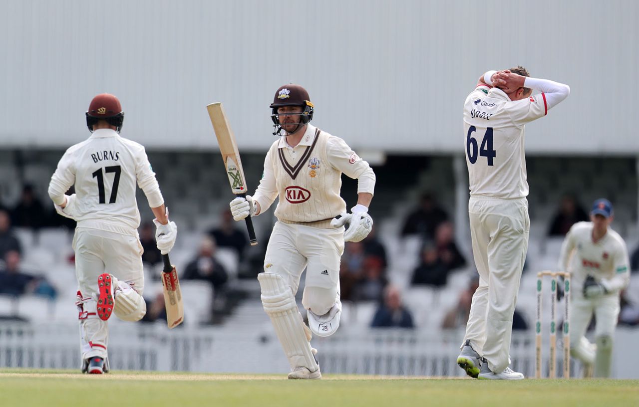 Mark Stoneman and Rory Burns run between the wickets, Surrey v Essex, The Oval, day 1, April 11, 2019