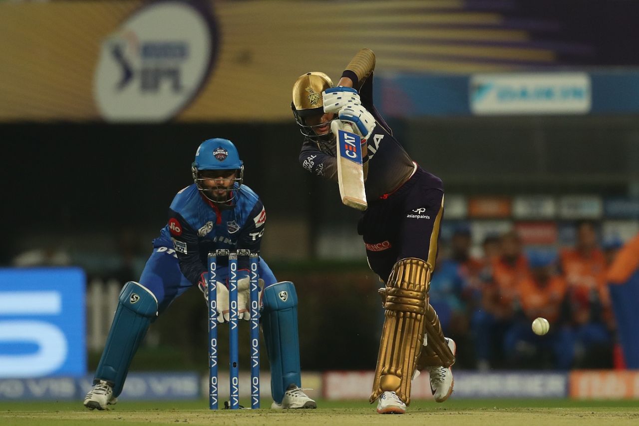 Shubman Gill shows off a straight bat, Kolkata Knight Riders v Delhi Capitals, IPL 2019, Kolkata, April 12, 2019