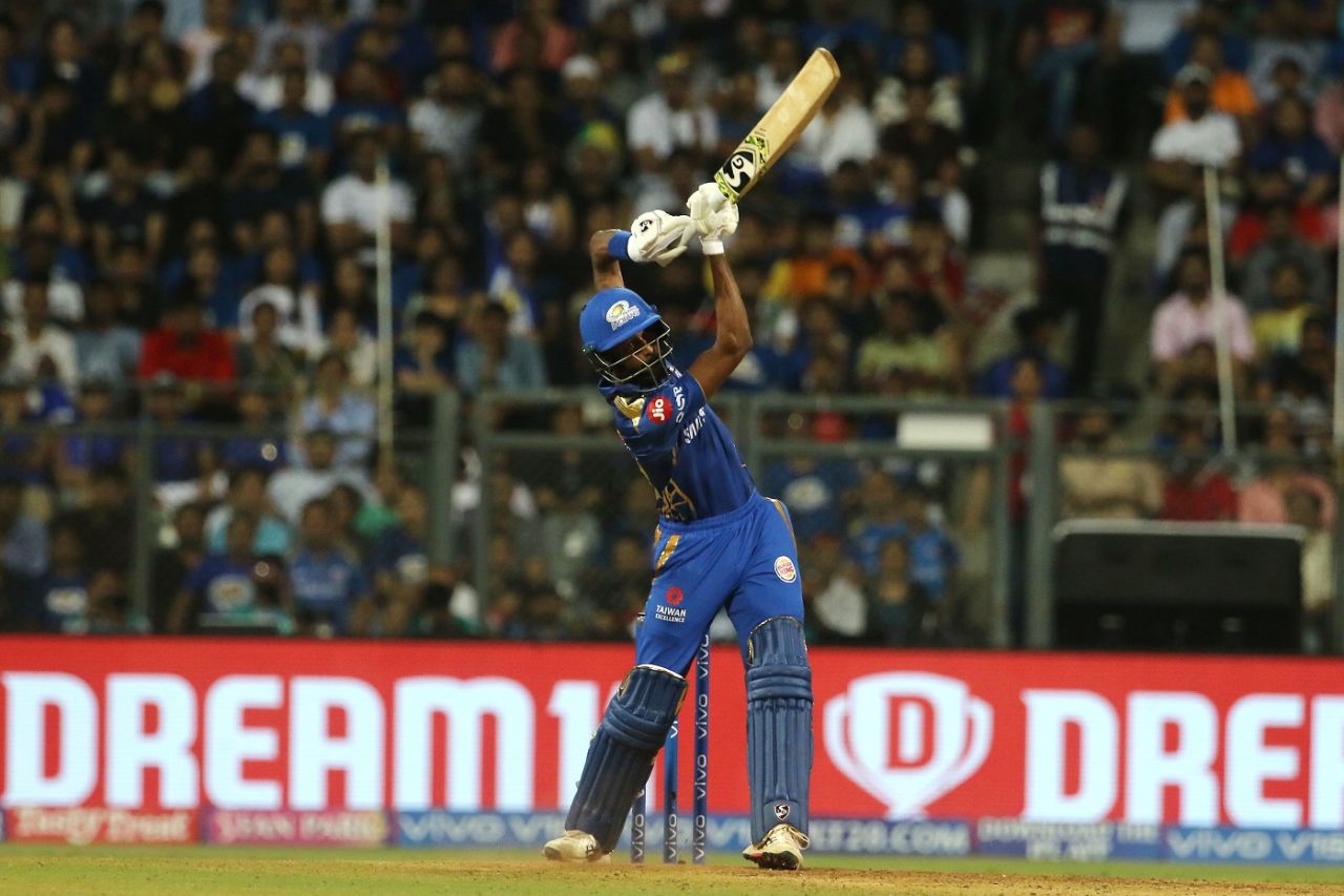 Hardik Pandya goes down the ground, Mumbai Indians v Royal Challengers Bangalore, IPL 2019, Mumbai, April 15, 2019