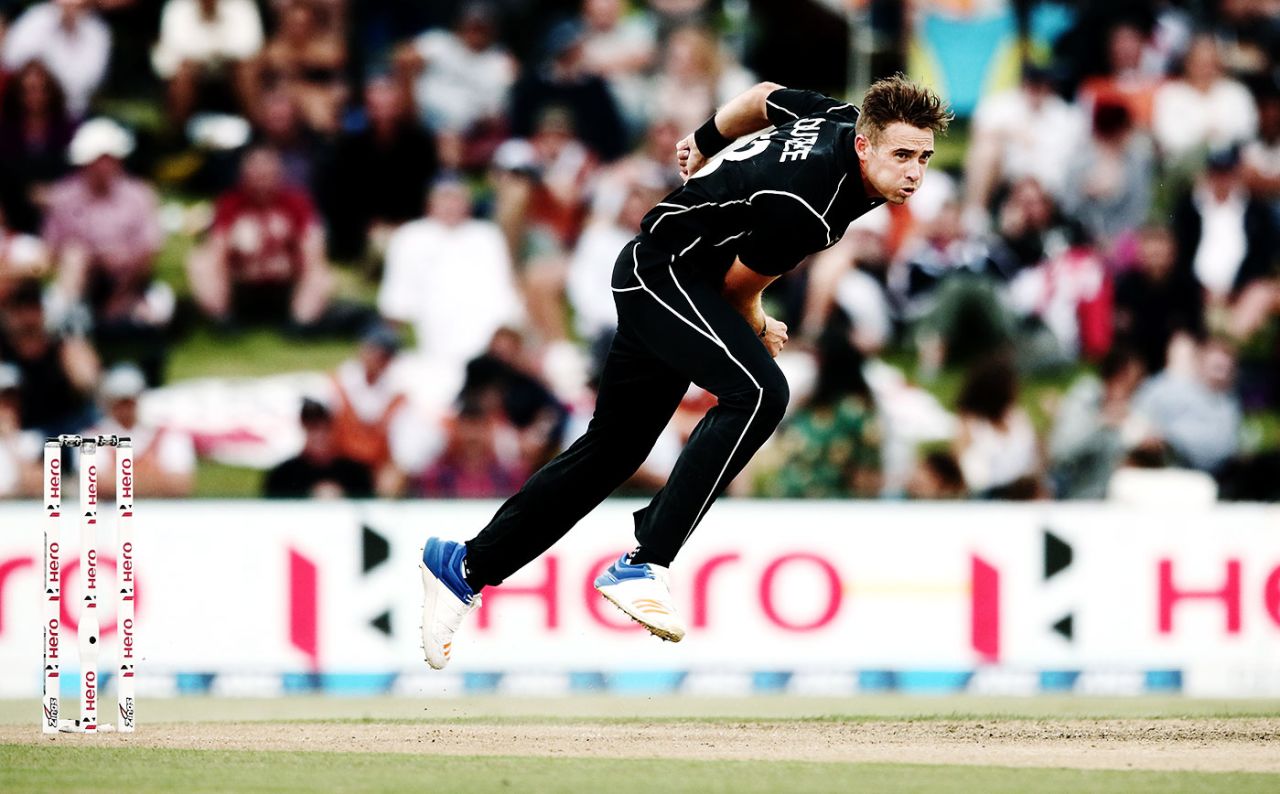 Tim Southee bowls, New Zealand v England, 2nd ODI, Mount Maunganui, February 28, 2018