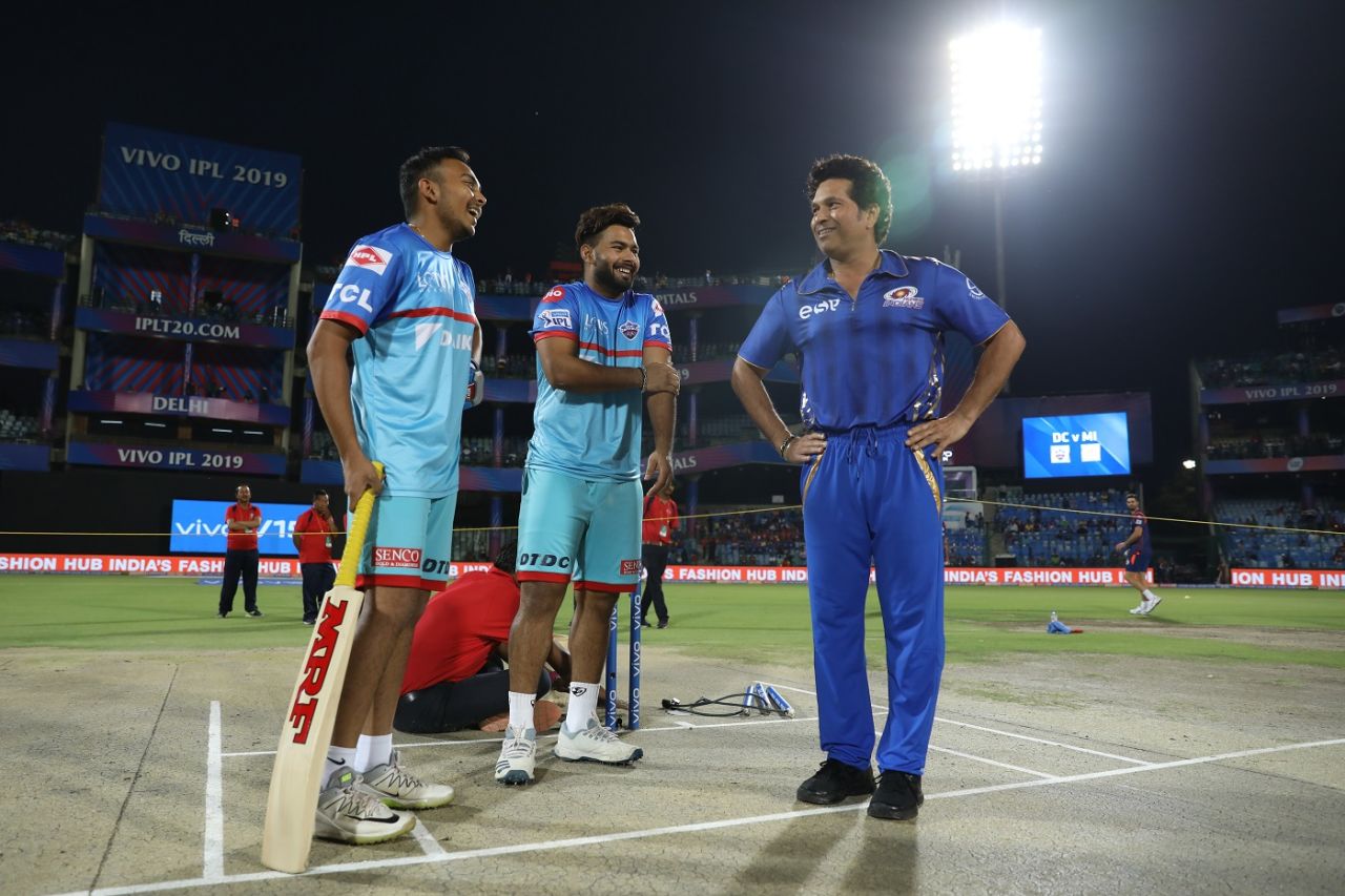 Prithvi Shaw, Rishabh Pant and Sachin Tendulkar share a light moment, Delhi Capitals v Mumbai Indians, IPL 2019, Delhi, April 18, 2019