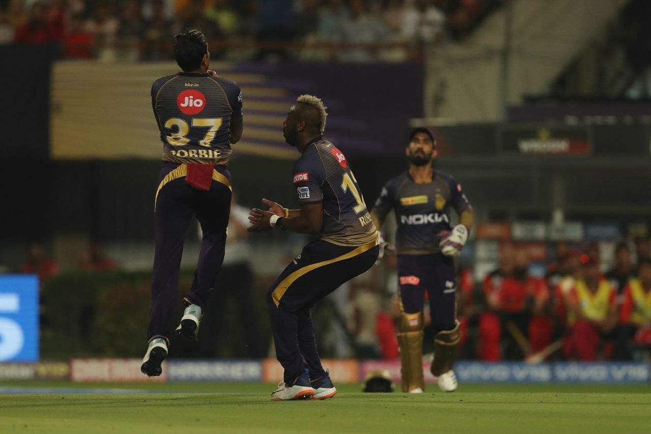 Robin Uthappa leaps in front of Andre Russell to grab a catch, Kolkata Knight Riders v Royal Challengers Bangalore, IPL 2019, Kolkata, April 19, 2019
