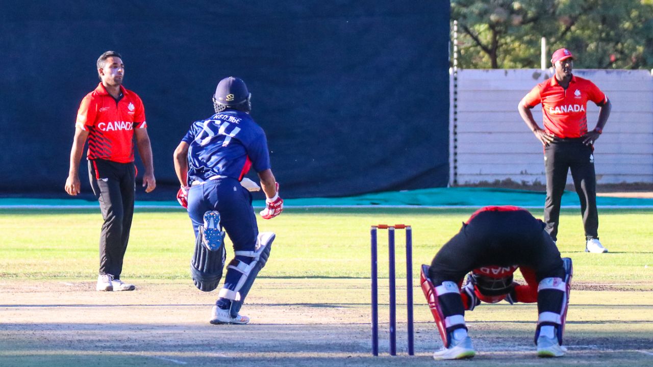Wicketkeeper Srimantha Wijeyeratne looks down in agony as tailender Nosthush Kenjige's final-over boundary dropped Canada below PNG on net run rate tiebreaker, Canada v USA, WCL Division Two, Windhoek, April 26, 2019