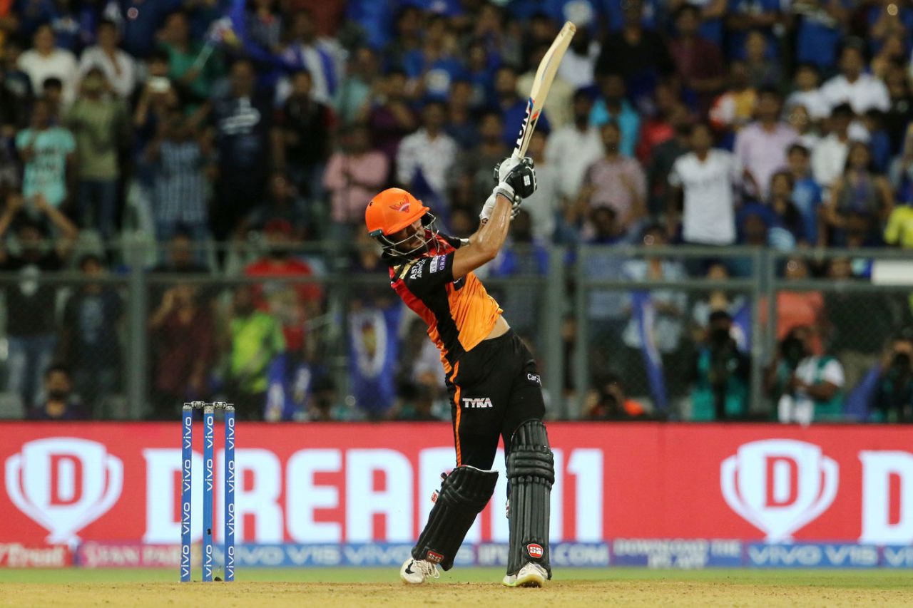 Manish Pandey launches one over midwicket, Mumbai Indians v Sunrisers Hyderabad, IPL 2019, Mumbai, May 2, 2019