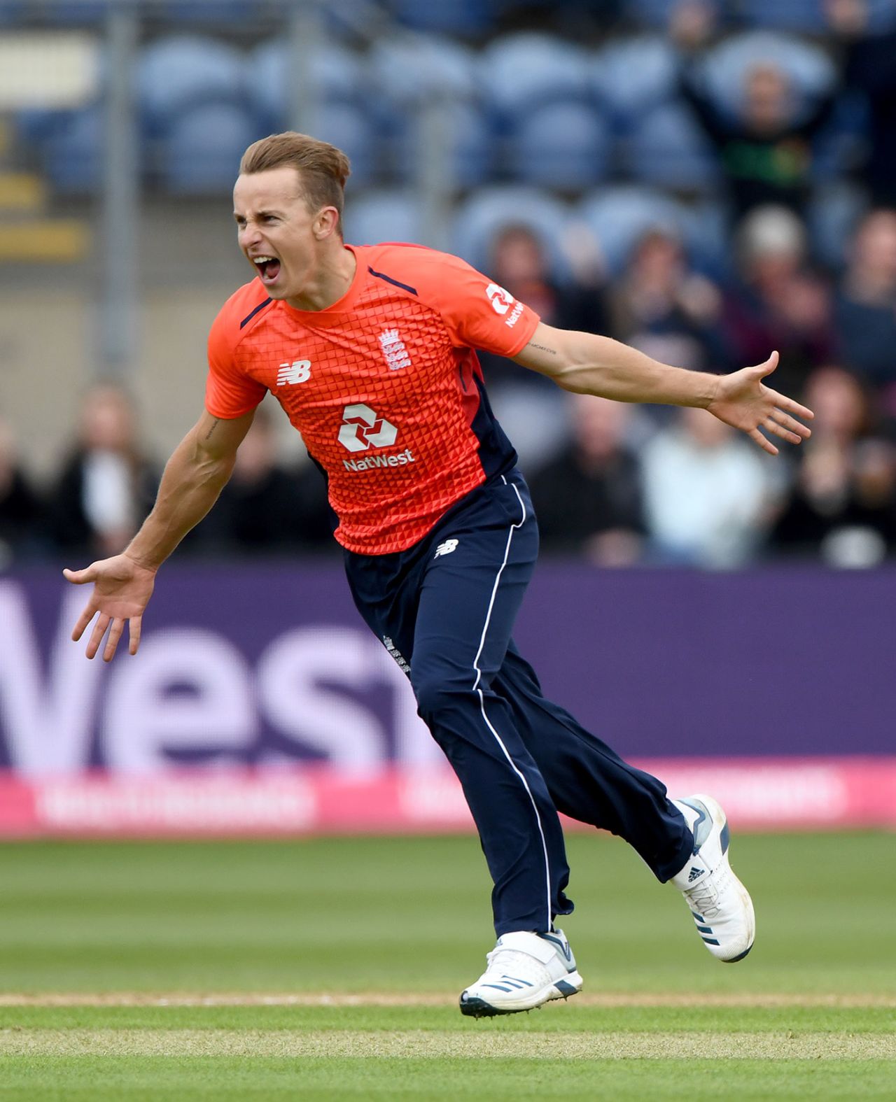 Tom Curran celebrates an early wicket, England v Pakistan, only T20I, Cardiff, May 5, 2019