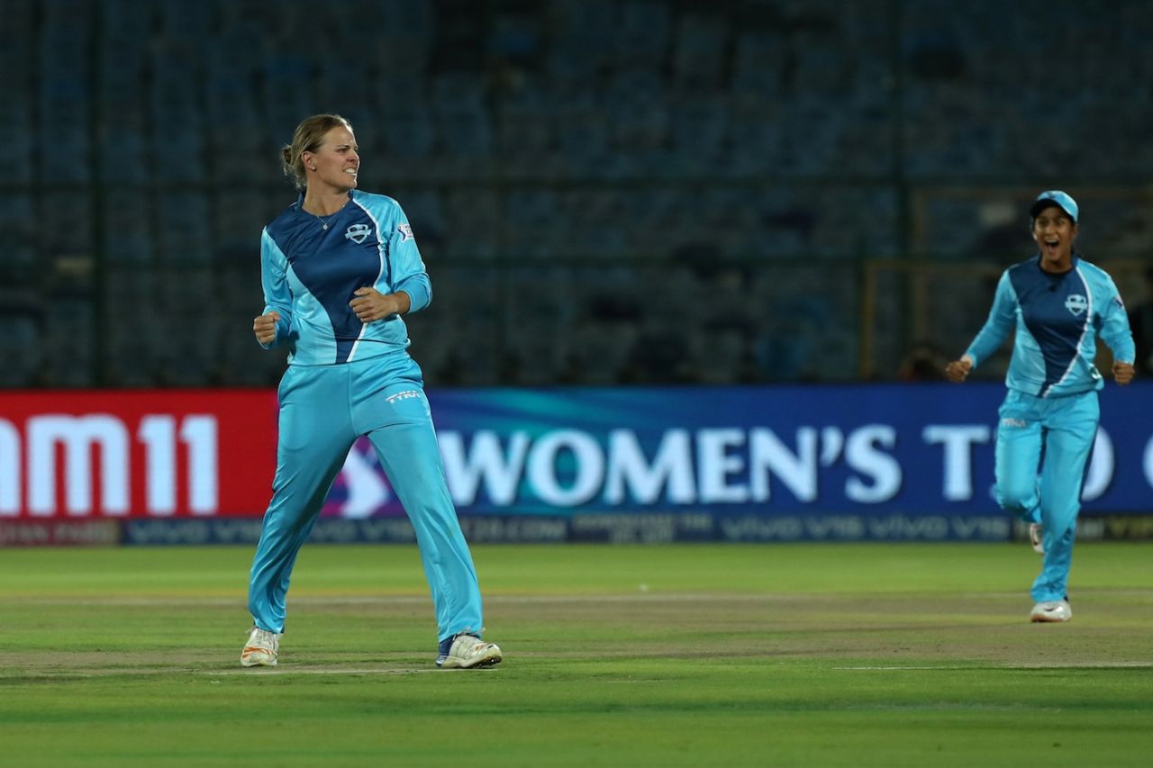 Lea Tahuhu of Supernovas celebrates a wicket, Supernovas v Velocity, Women's T20 Challenge final, Jaipur, May 11, 2019