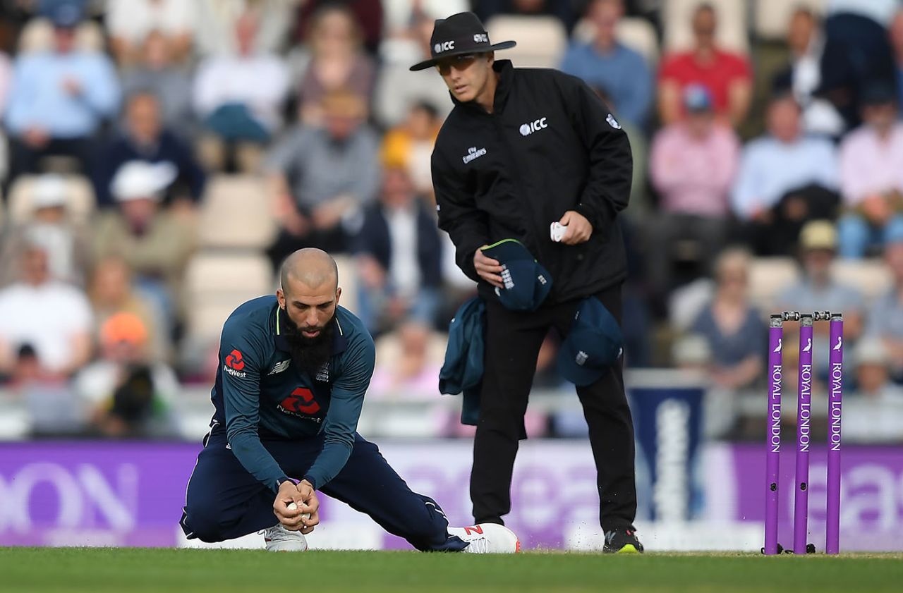 Moeen Ali takes the catch off his own bowling to dismiss Imam ul-Haq, England v Pakistan, 2nd ODI, Ageas Bowl, May 11, 2019