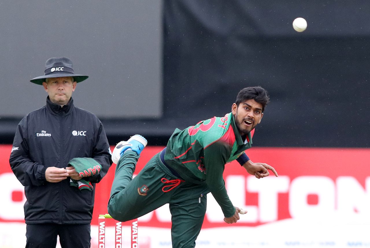 Mehidy Hasan Miraz gives it a rip, West Indies v Bangladesh, tri-nation series final, Malahide, May 17, 2019