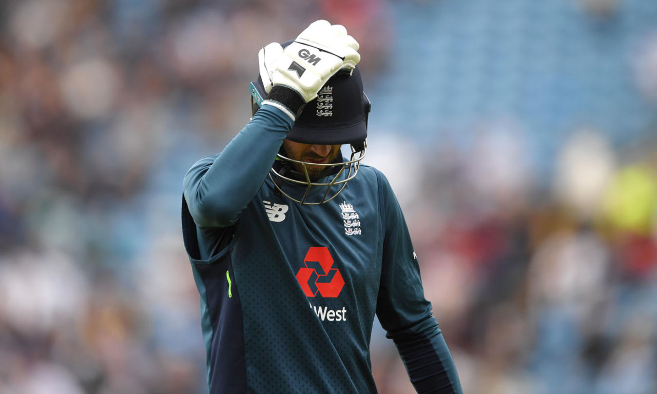 James Vince leaves the field after being dismissed by Shaheen Afridi, England v Pakistan, 5th ODI, Headingley, May 19, 2019