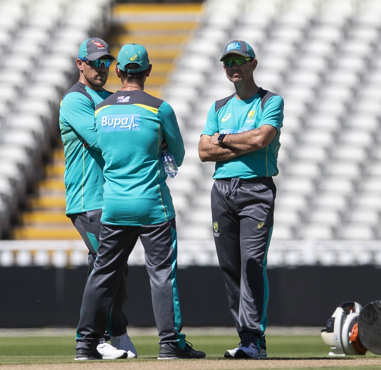 Aaron Finch, Justin Langer and Ricky Ponting chat at training, Edgbaston, June 26, 2018