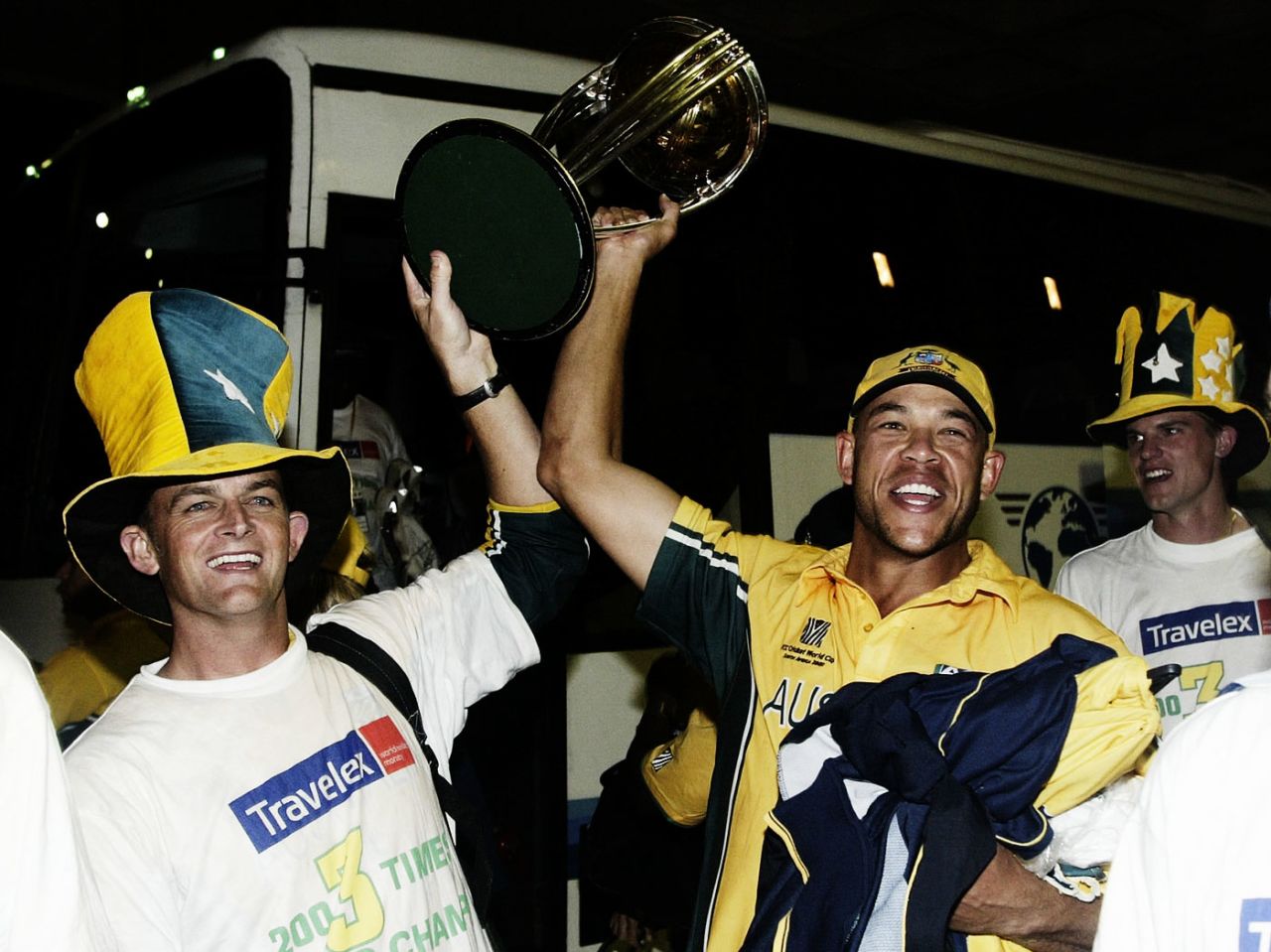 Adam Gilchrist and Andrew Symonds with the World Cup, Johannesburg, March 23, 2003