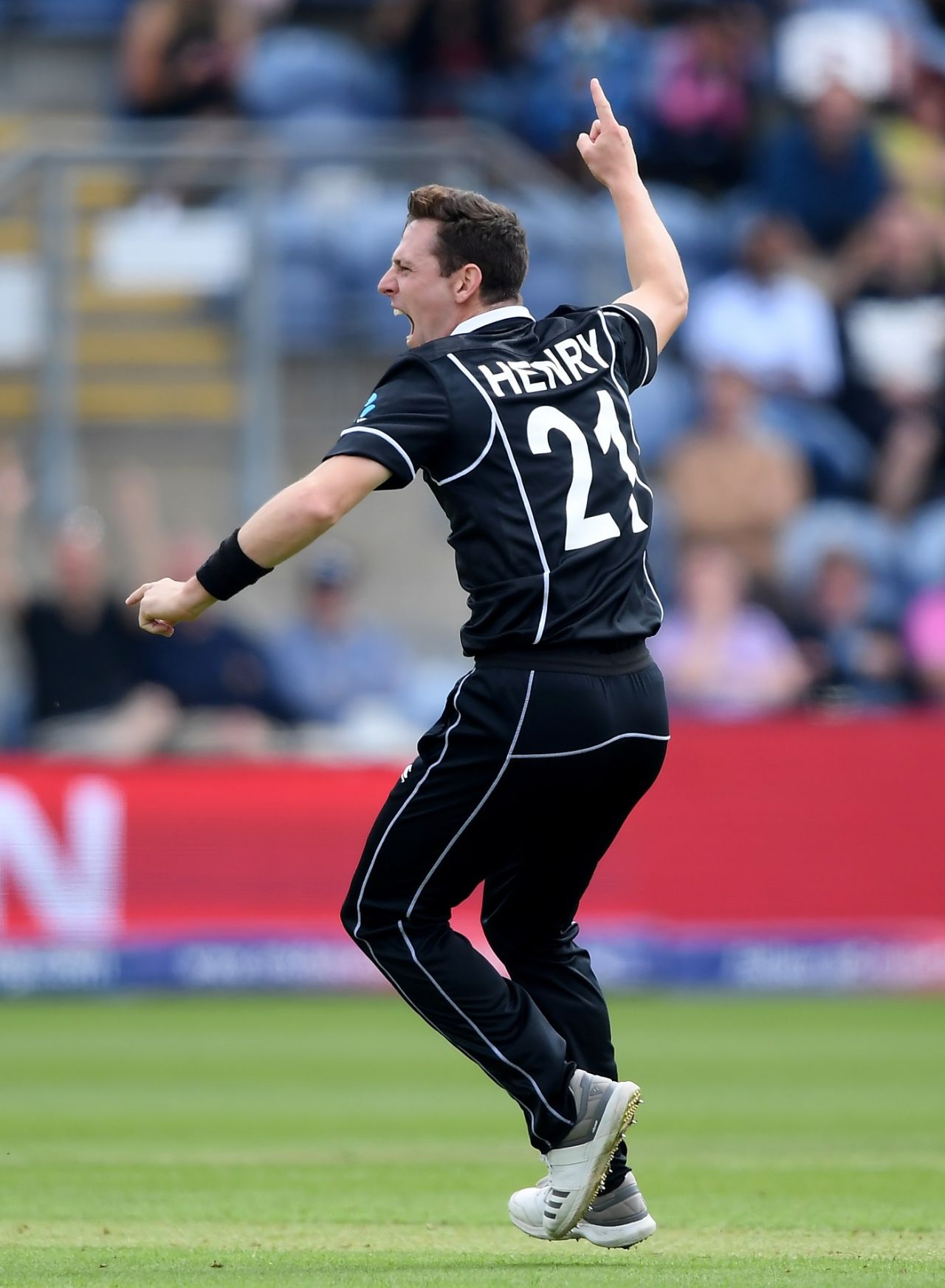 Matt Henry celebrates the wicket of Kusal Mendis, New Zealand v Sri Lanka, World Cup 2019, Cardiff, June 1, 2019