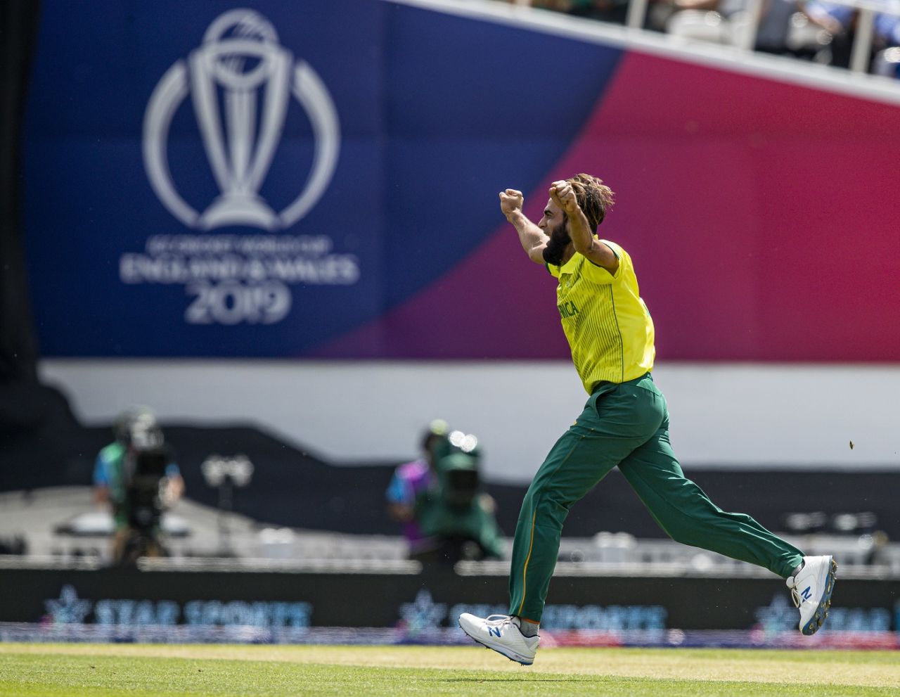 Imran Tahir celebrates after taking the wicket of Shakib Al Hasan, Bangladesh v South Africa, World Cup 2019, The Oval, June 2, 2019