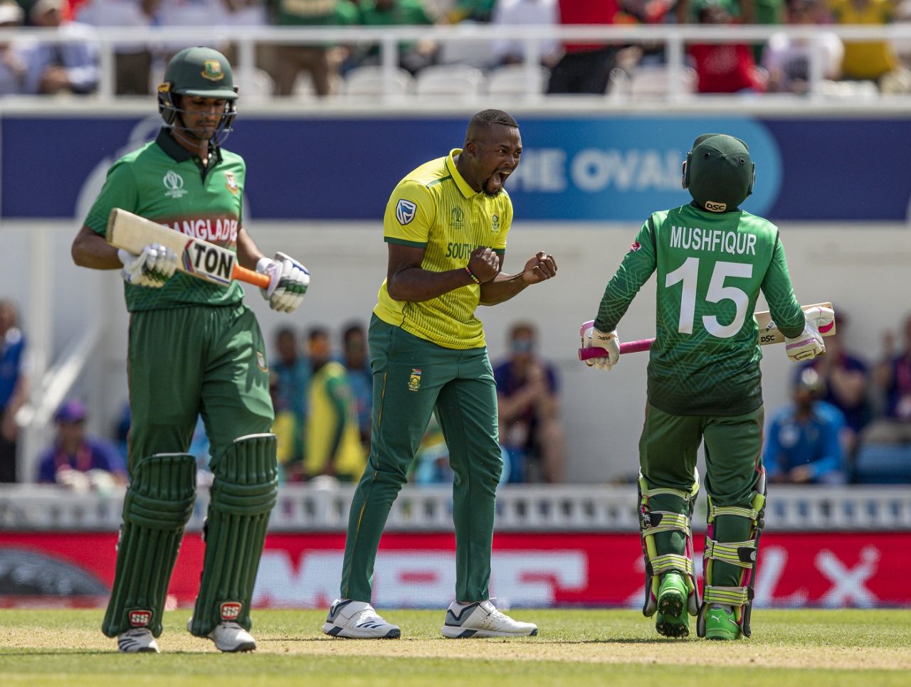 Andile Phehlukwayo celebrates after taking the wicket of Mushfiqur Rahim, Bangladesh v South Africa, World Cup 2019, The Oval, June 2, 2019