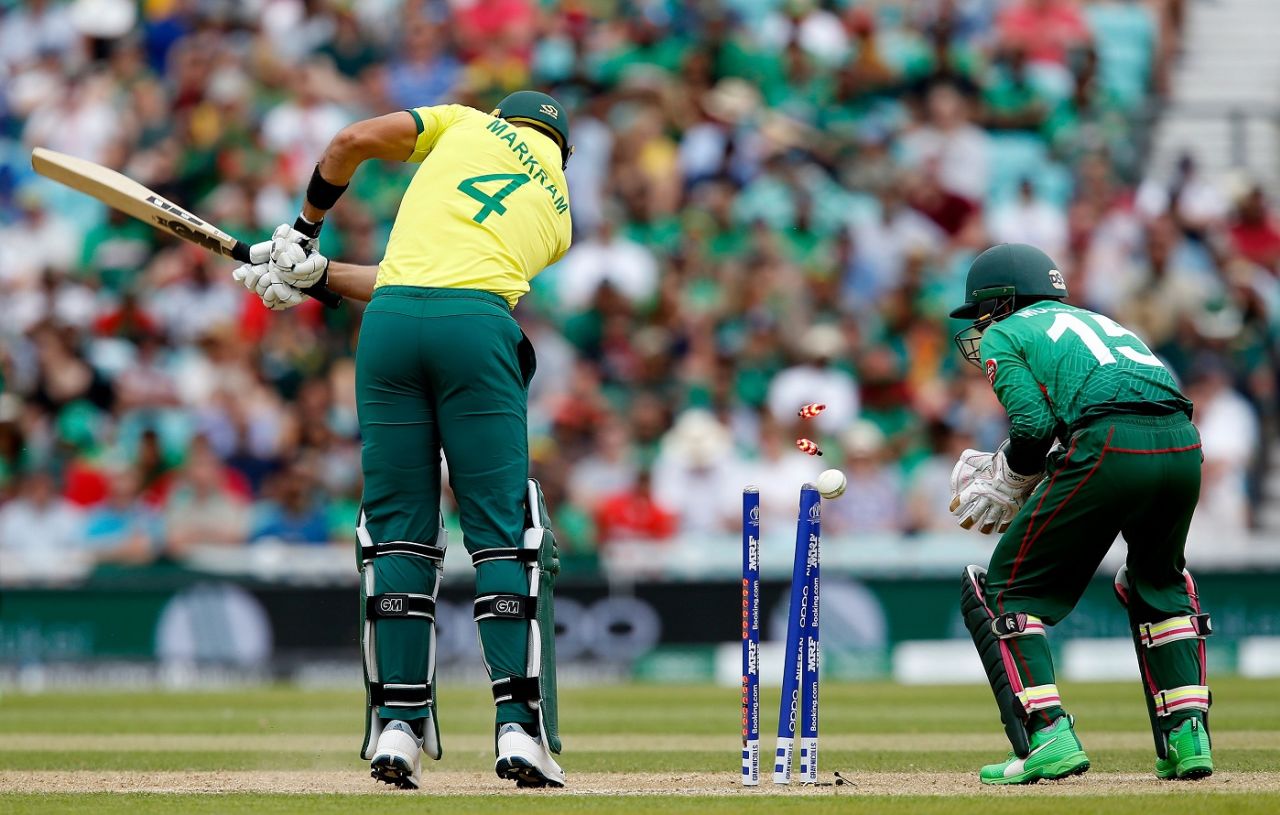 Mushfiqur Rahim looks on as Aiden Markram is bowled by Shakib Al Hasan, Bangladesh v South Africa, World Cup 2019, The Oval, June 2, 2019