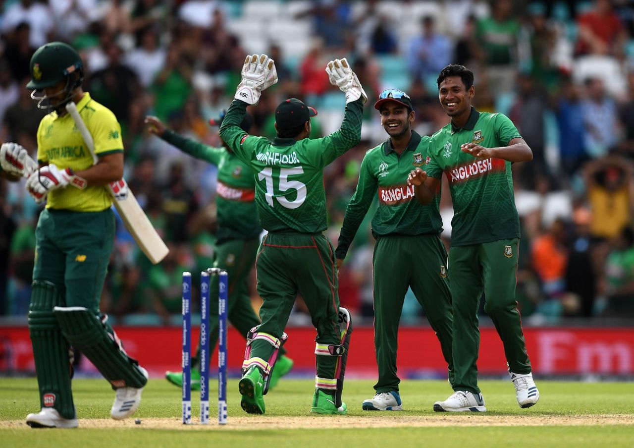  Mustafizur Rahman celebrates with his teammates after taking JP Duminy's wicket, Bangladesh v South Africa, World Cup 2019, The Oval, June 2, 2019