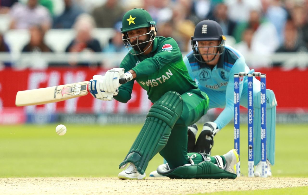 Mohammad Hafeez goes for the sweep, England v Pakistan, World Cup 2019, Trent Bridge, June 3, 2019