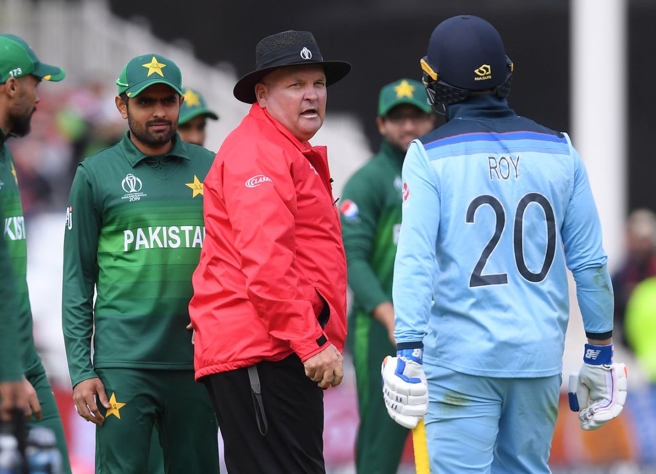 Umpire Marais Erasmus has a word with Jason Roy, England v Pakistan, World Cup 2019, Trent Bridge, June 3, 2019