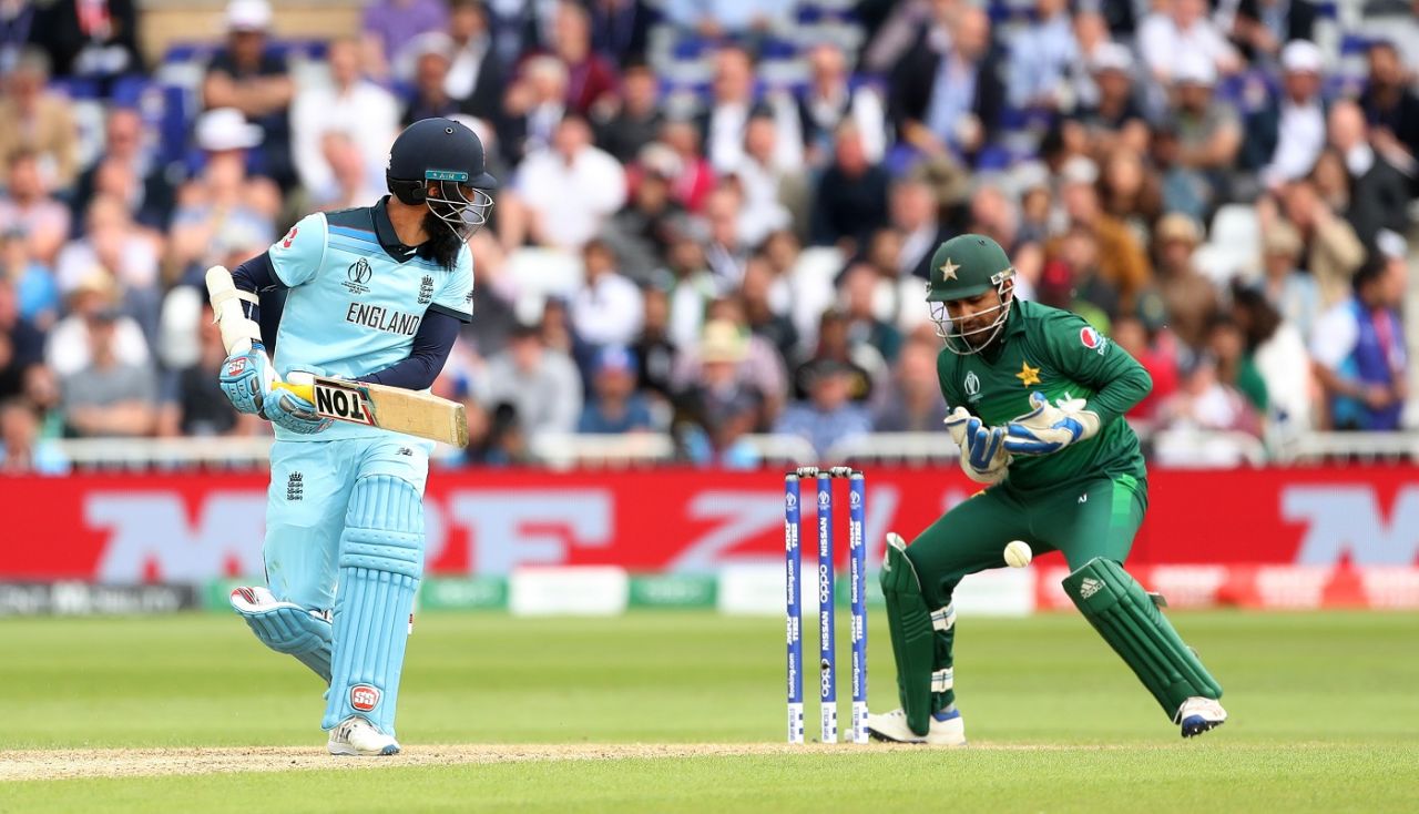 Sarfaraz Ahmed misses a chance to stump Moeen Ali, England v Pakistan, World Cup 2019, Trent Bridge, June 3, 2019