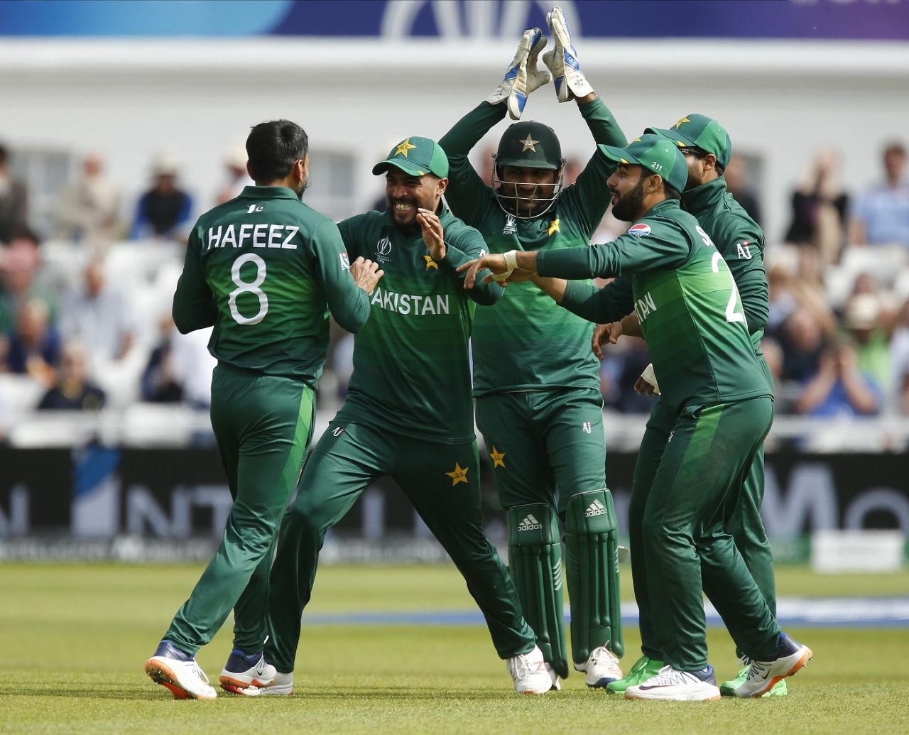 Pakistan celebrate a wicket, England v Pakistan, World Cup 2019, Trent Bridge, June 3, 2019