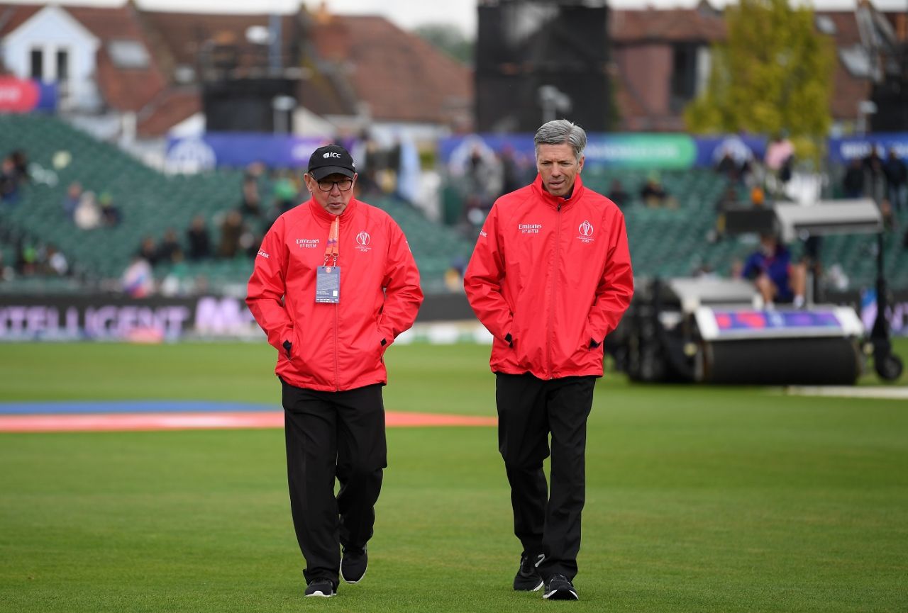 The expression on the faces of the umpires - Ian Gould and Nigel Llong - tell the story, Pakistan v Sri Lanka, World Cup 2019, Bristol, June 7, 2019