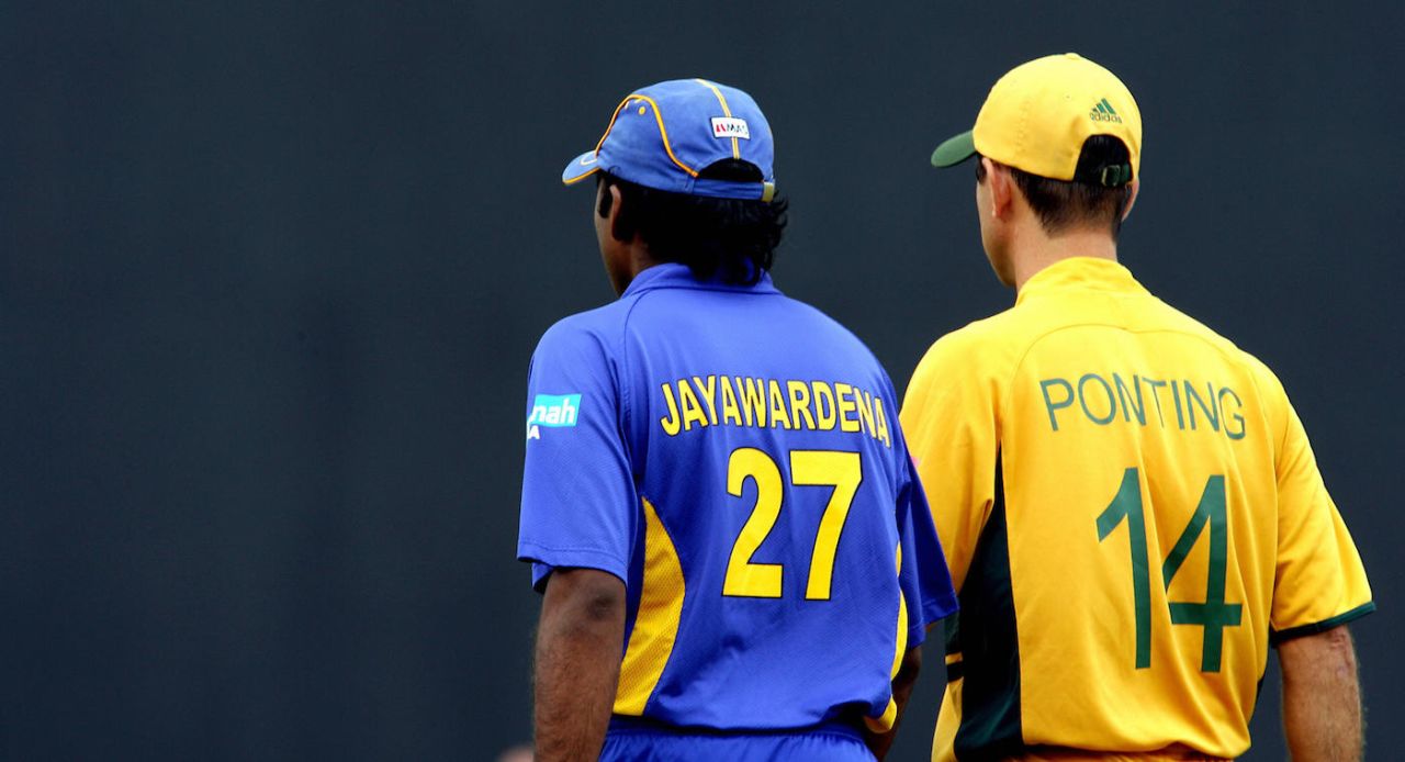 Ricky Ponting and Mahela Jayawardene speak to Steve Bucknor about the chaotic scenes at the end of the final, Australia v Sri Lanka, World Cup final, Barbados, April 28, 2007