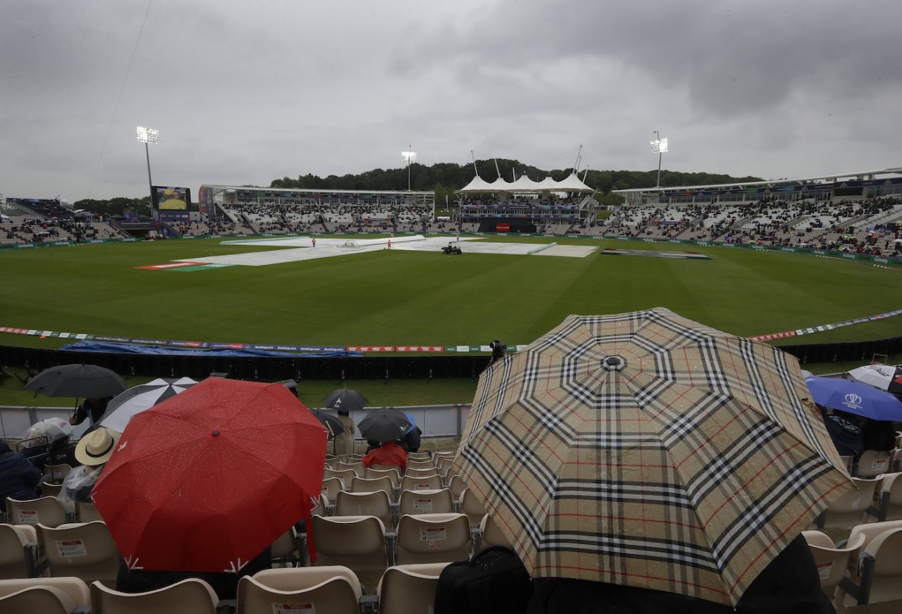 Fans were left waiting after a rain interruption, South Africa vs West Indies, World Cup 2019, Southampton, June 10, 2019