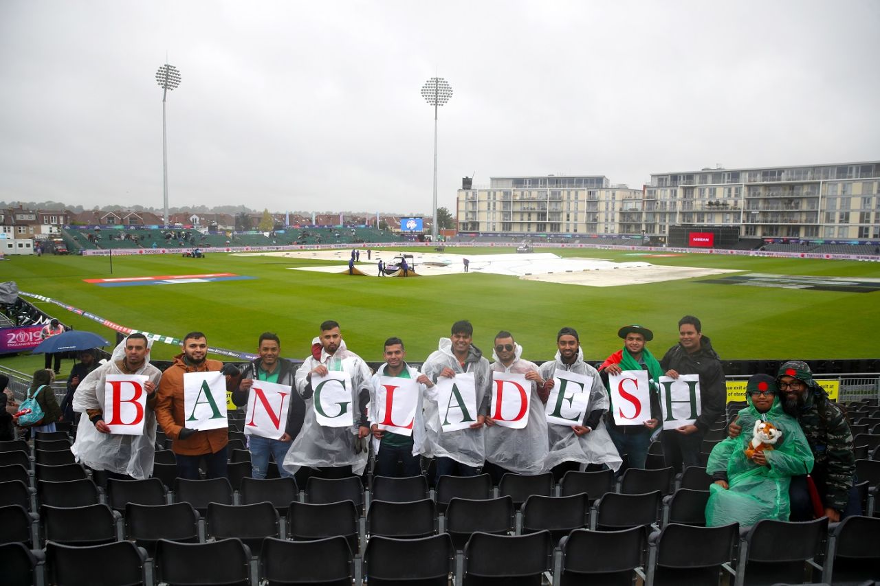Bangladesh fans keep busy during the rain delay, Bangladesh v West Indies, World Cup 2019, Bristol, June 11, 2019