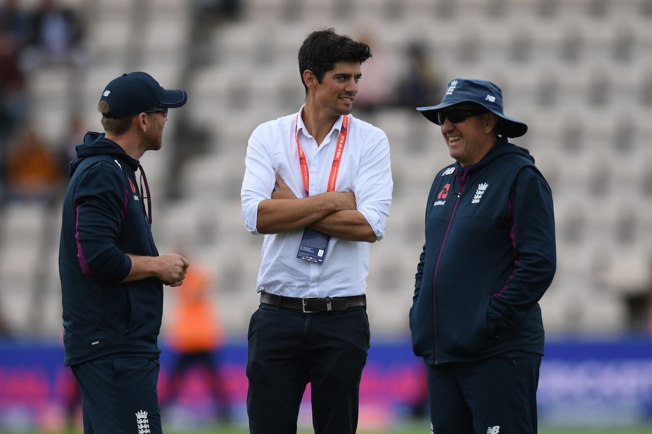 Former England captain Alastair Cook chats with coach Trevor Bayliss, England v West Indies, World Cup 2019, Southampton, June 14, 2019