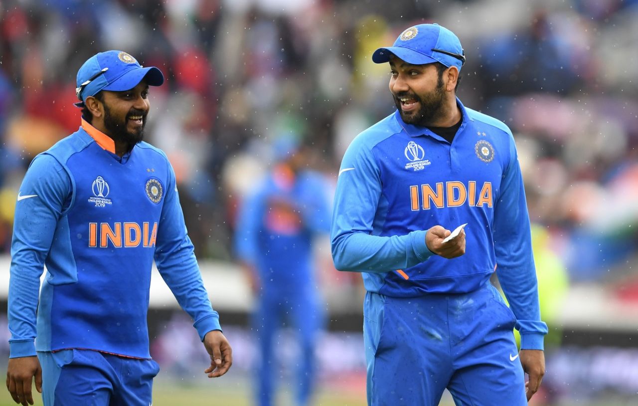 The players go off again as rain returns, India v Pakistan, World Cup 2019, Manchester, June 16, 2019