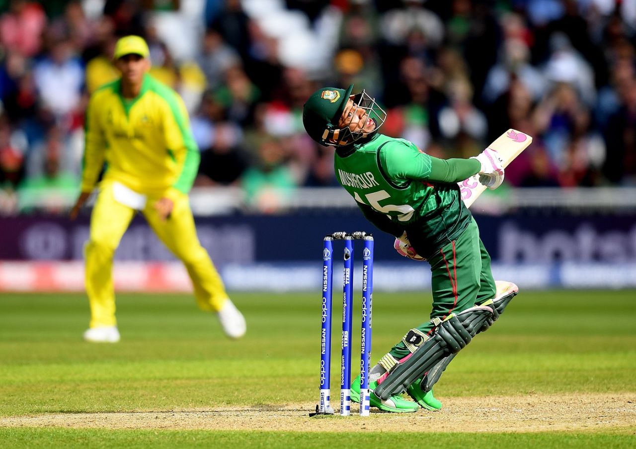 Mushfiqur Rahim dodges a bouncer, Australia v Bangladesh, World Cup 2019, Trent Bridge, June 20, 2019