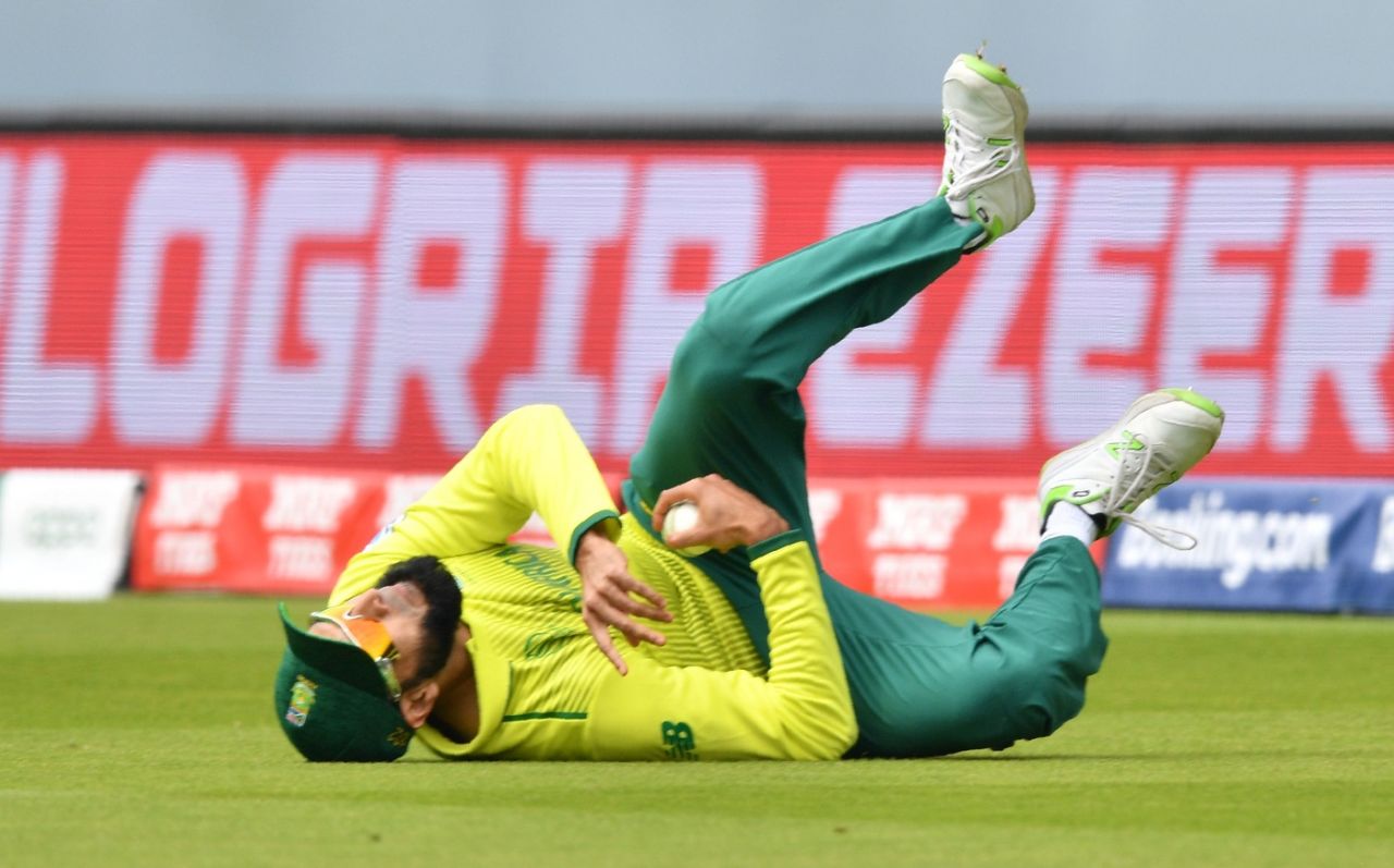 Imran Tahir claims a catch which was later ruled not out, Pakistan v South Africa, World Cup 2019, Lords, June 7, 2019