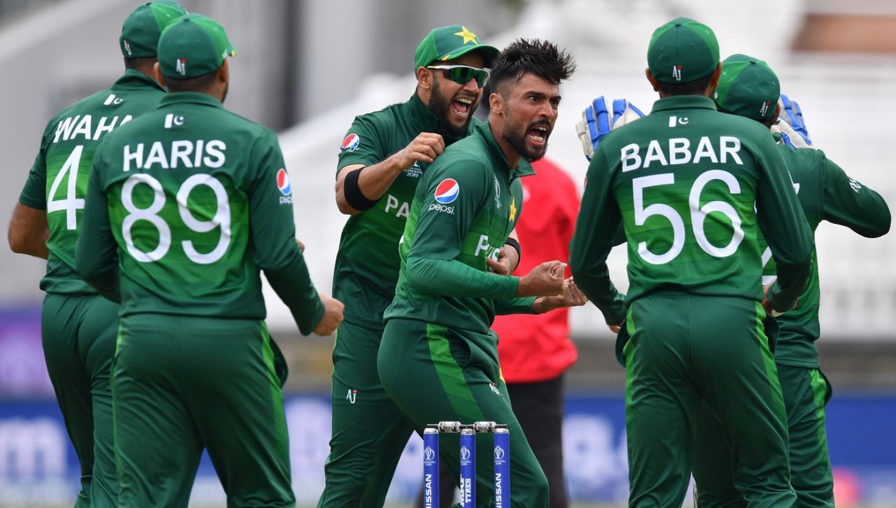 Mohammad Amir celebrates with his teammates after dismissing Hashim Amla, Pakistan v South Africa, World Cup 2019, Lords, June 7, 2019