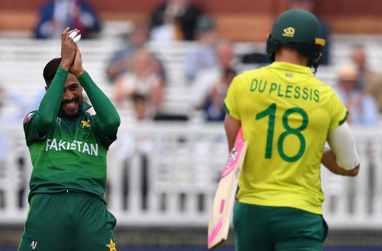 Mohammad Amir is elated after dismissing the set Faf du Plessis, Pakistan v South Africa, World Cup 2019, Lords, June 7, 2019