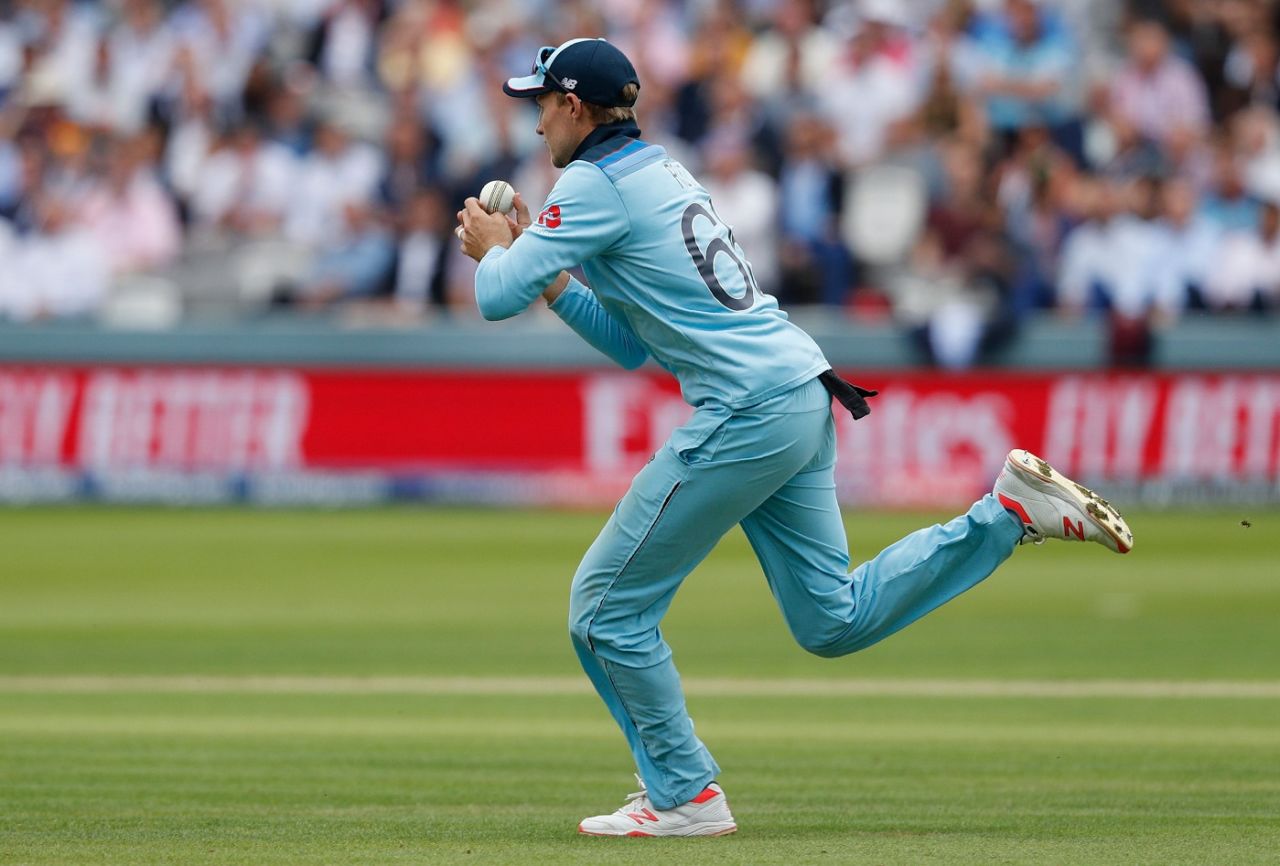 Joe Root takes the catch to dismiss David Warner, England v Australia, World Cup 2019, Lord's, June 25, 2019