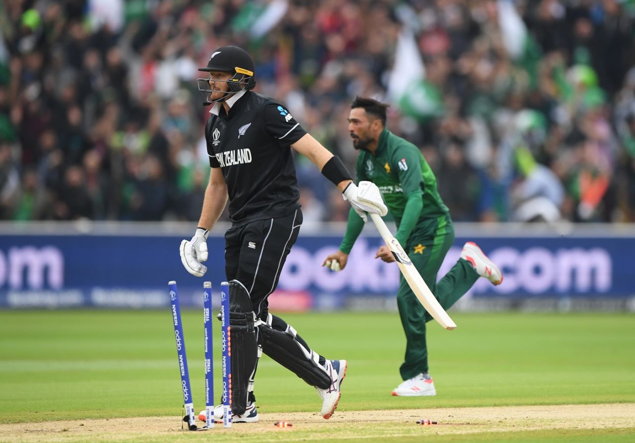 Martin Guptill walks off after dragging on a Mohammad Amir delivery on to his stumps, New Zealand v Pakistan, World Cup 2019, Birmingham, June 26, 2019