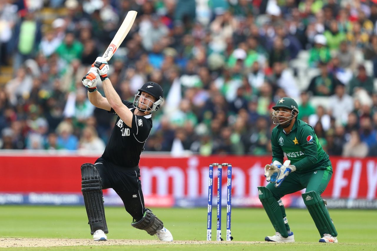 Jimmy Neesham smashes a six as he leads the counter-attack, New Zealand v Pakistan, World Cup 2019, Birmingham, June 26, 2019