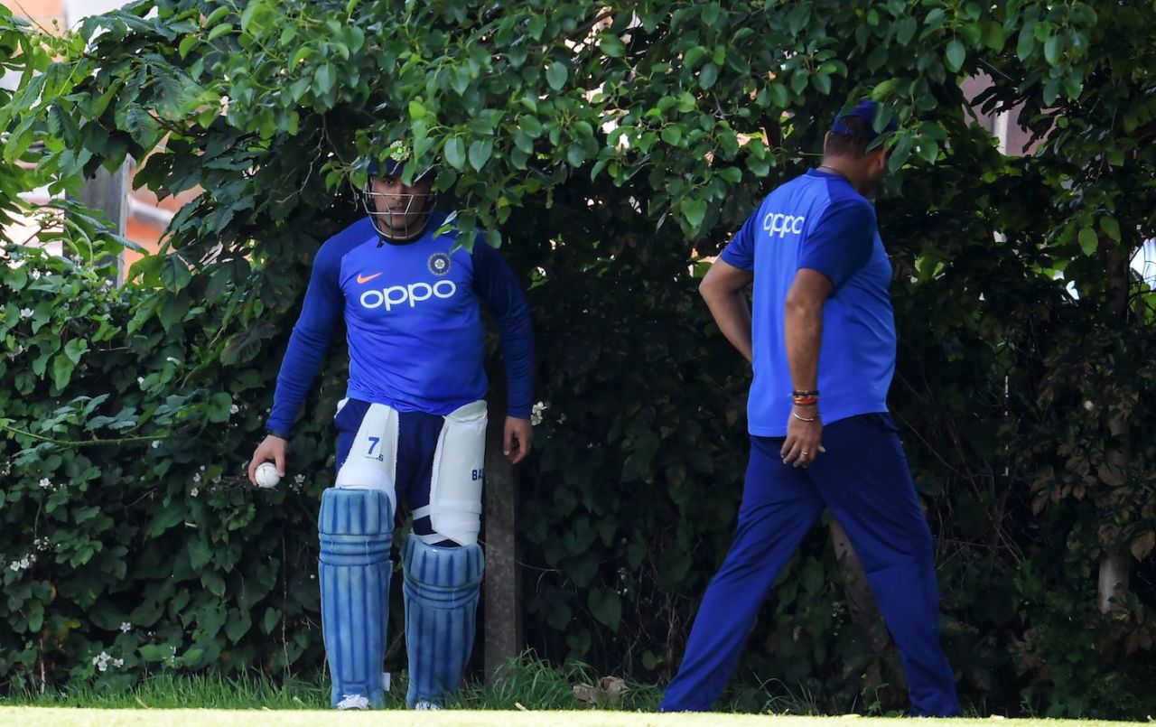 MS Dhoni and Ravi Shastri were searching for balls during a training session, World Cup 2019, Edgbaston, June 29, 2019