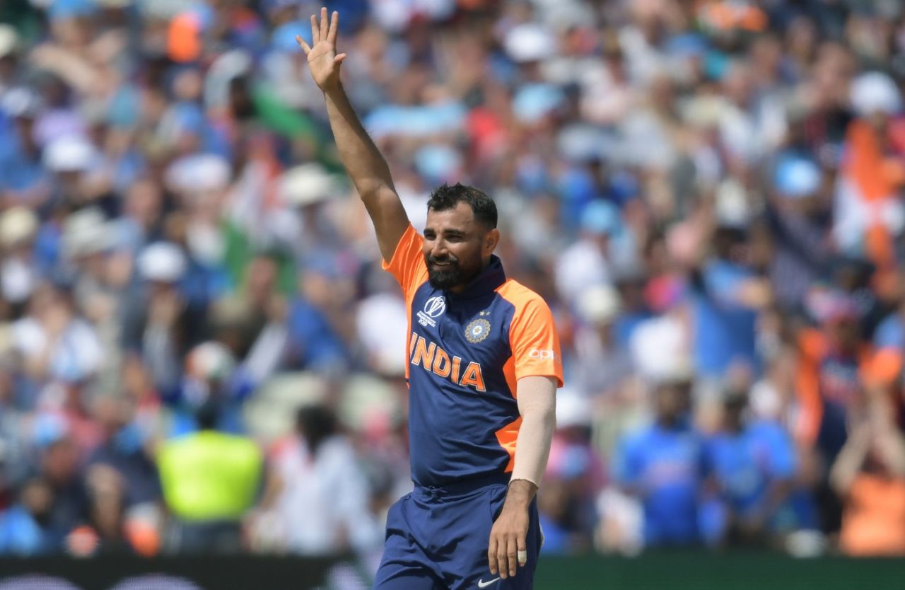 Mohammed Shami almost spills a straightforward catch from Jos Buttler, England v India, World Cup 2019, Edgbaston, June 30, 2019