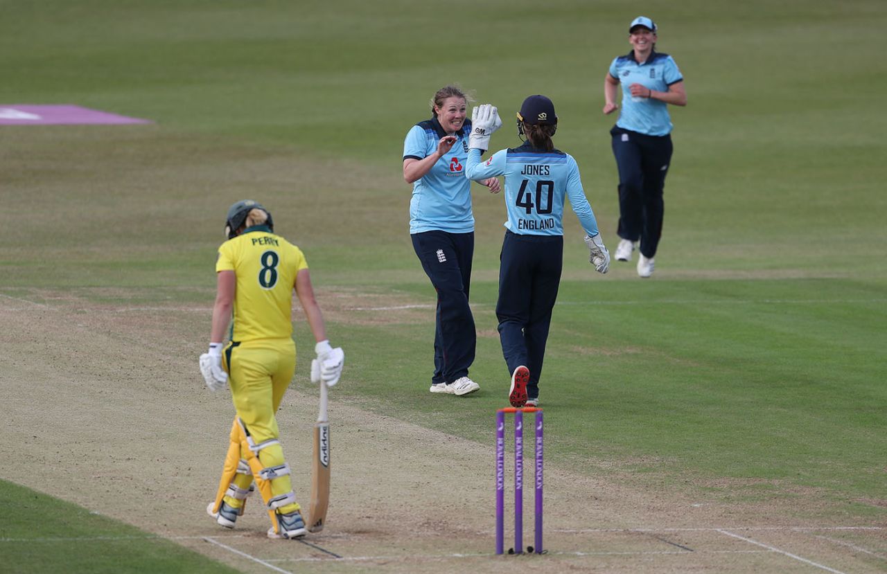 Anya Shrubsole celebrates taking the wicket Ellyse Perry with Amy Jones, England v Australia, 2nd ODI, Leicester, July 04, 2019