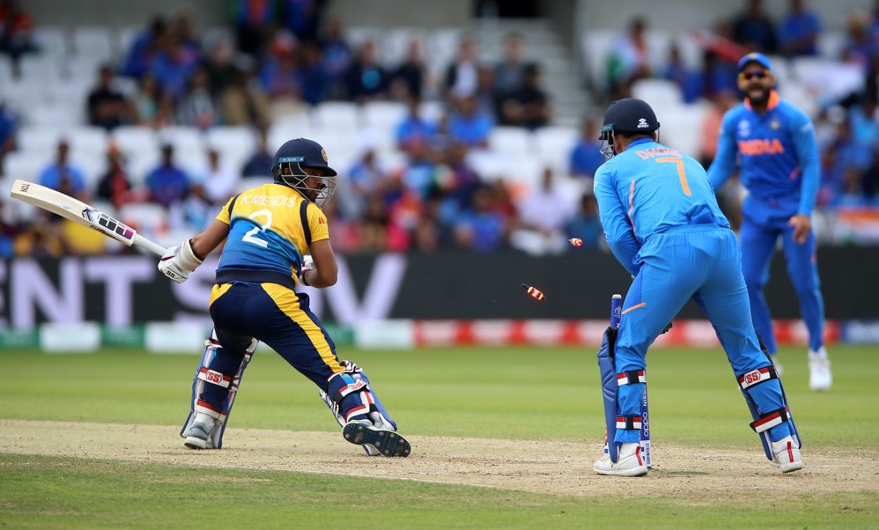MS Dhoni pulled off a smart stumping to dismiss Kusal Mendis, India v Sri Lanka, World Cup 2019, Leeds, July 6, 2019
