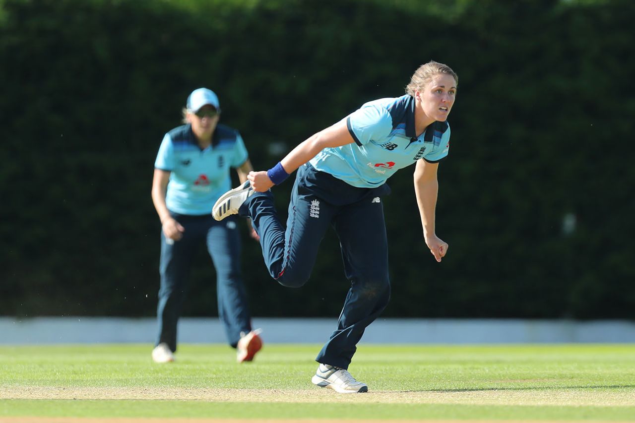 Nat Sciver bowls, England v Australia, Women's Ashes, Canterbury, July 7, 2019