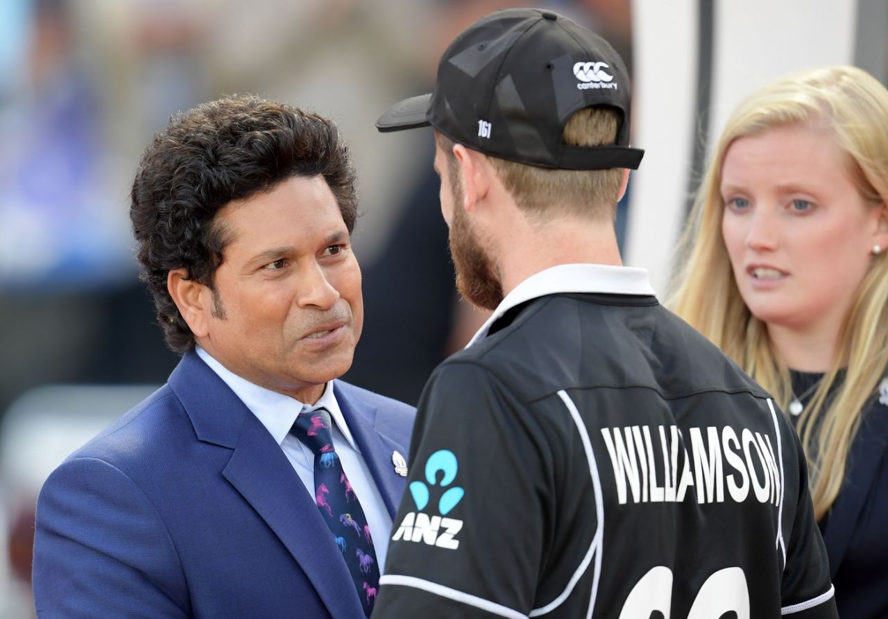 Sachin Tendulkar congratulates Kane WIlliamson as the latter receives his man of the series award, England v New Zealand, World Cup 2019, Lord's, July 14, 2019