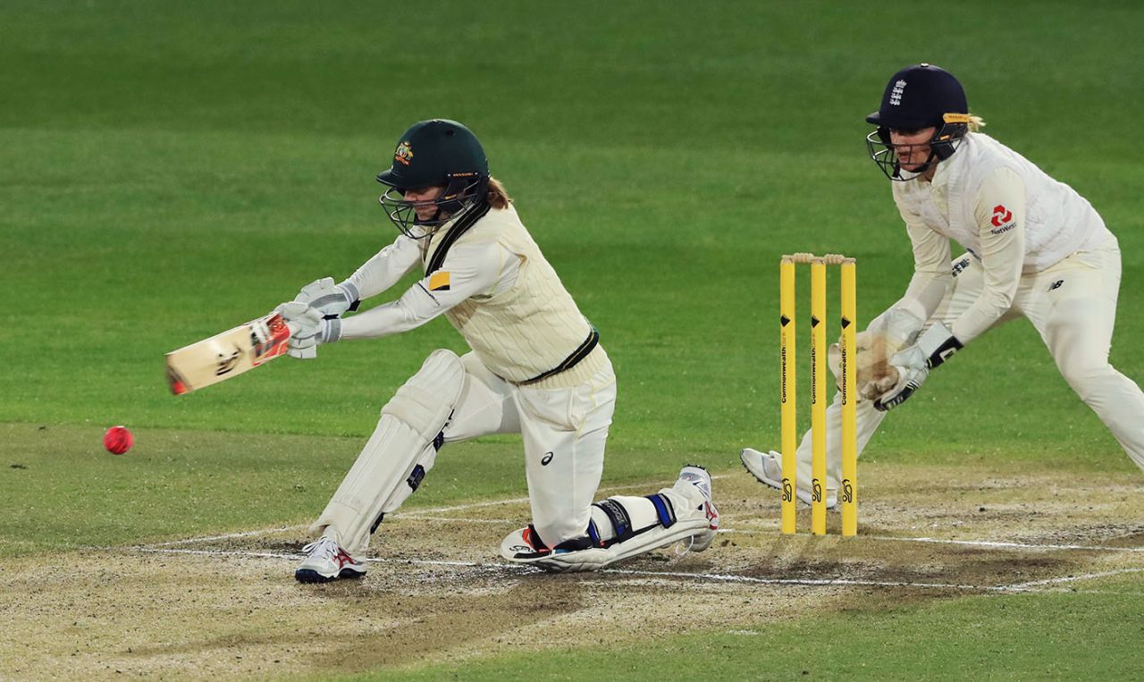 Rachael Haynes bats, Australia Women v England Women, Test, 2nd day, North Sydney Oval, November 10, 2017