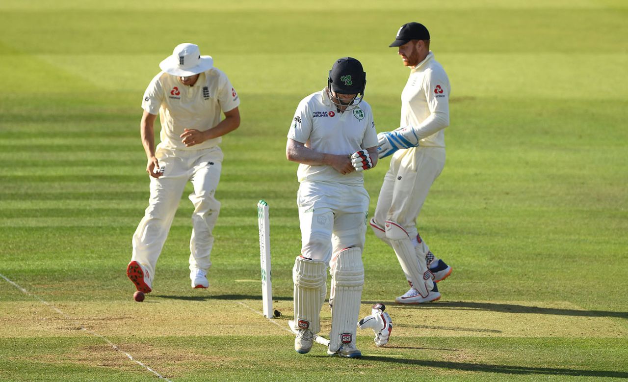 Kevin O'Brien takes one in the ribs, England v Ireland, Only Test, Day 1, July 24, 2019