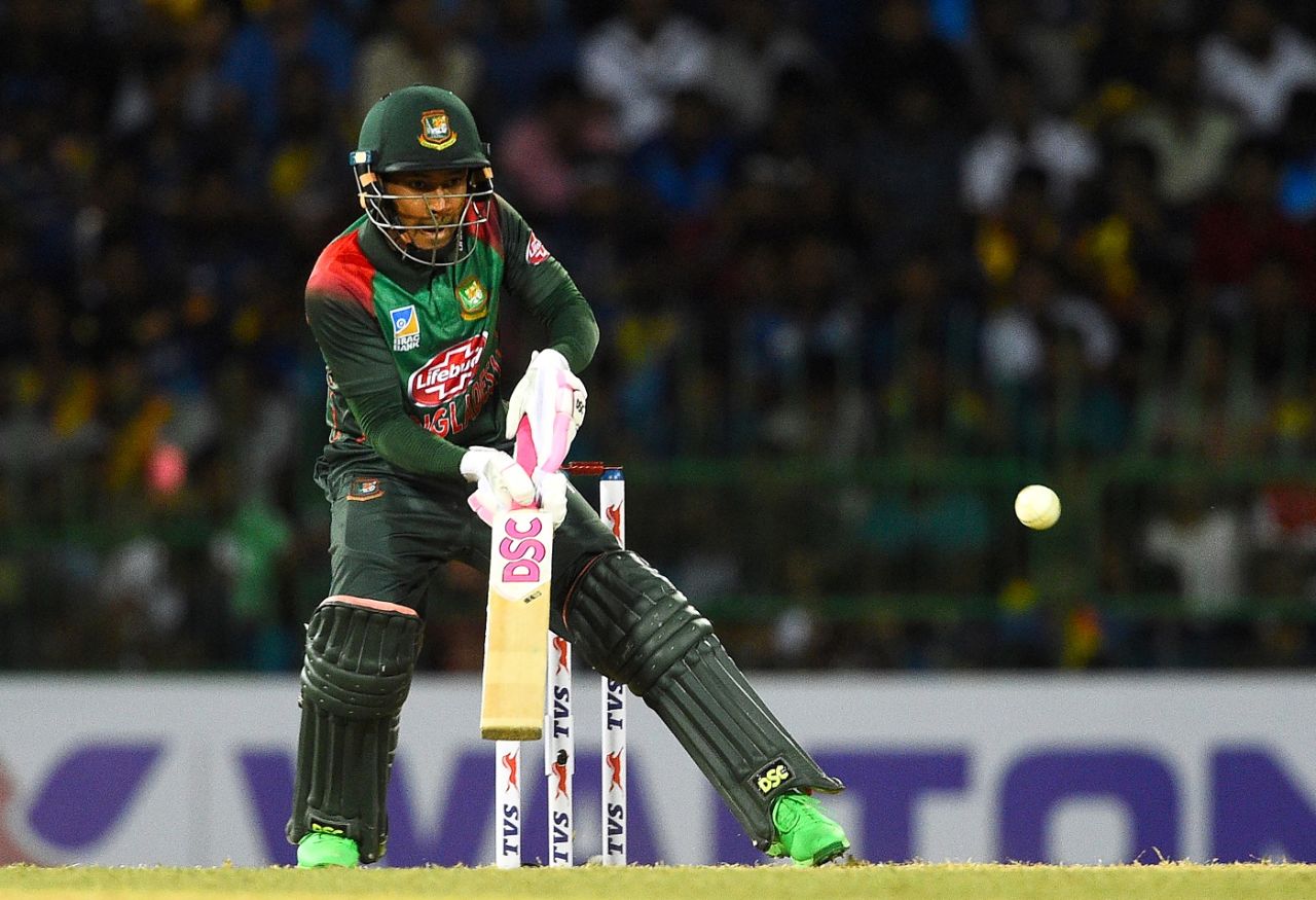 Mushfiqur Rahim shapes up for a scoop, Sri Lanka v Bangladesh, 1st ODI, R Premadasa Stadium, July 26, 2019