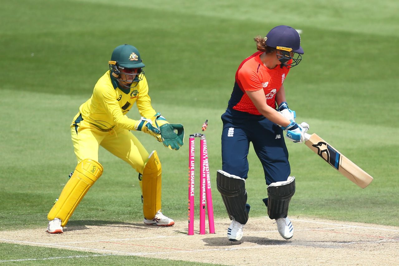 Tammy Beaumont was bowled by Georgia Wareham, England v Australia, 2nd T20I, Women's Ashes, July 28, 2019